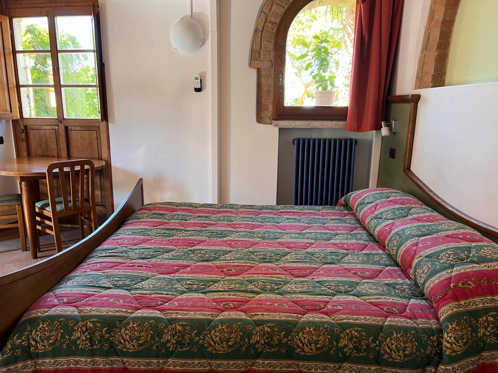 Bed & Breakfast Casale Gregoriano And Apartaments 圣吉米纳诺 外观 照片