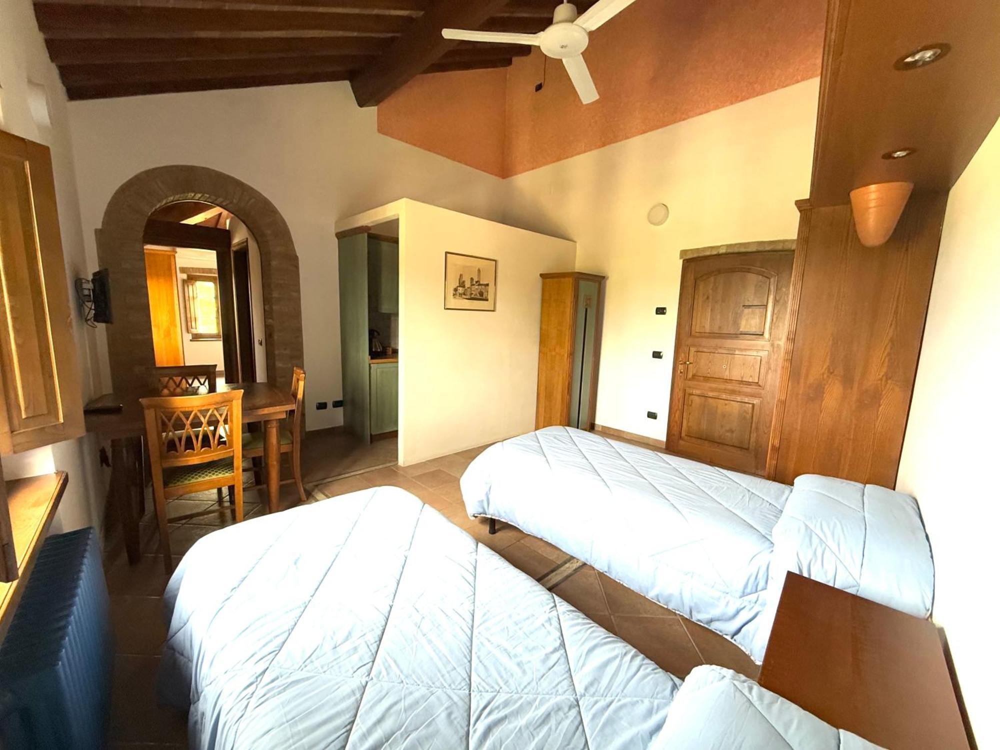 Bed & Breakfast Casale Gregoriano And Apartaments 圣吉米纳诺 外观 照片